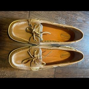 Women’s Sperrys size 8.5 tan and gold